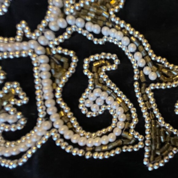 NEW Beaded Table Runner - Picture 2 of 4